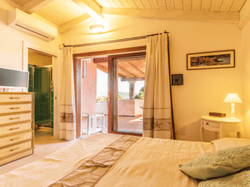 luxe-vakantiehuis-met-zwembad-in-noord-sardinie (31).png
