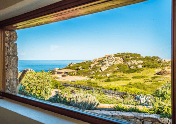 uitzicht-vanuit-villa-chiara-sardinie.png