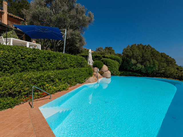 luxe huis sardinie met zeezicht en zwembad (31).png