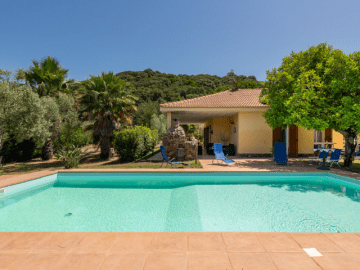 vakantiehuis-met-zwembad-alghero (3).png