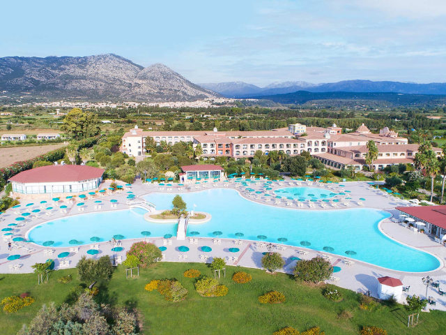 club hotel marina beach in orosei, sardinie - sardinia4all (5).png