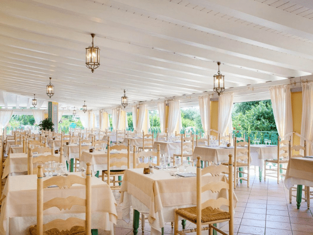 club hotel marina beach in orosei, sardinie - sardinia4all (11).png