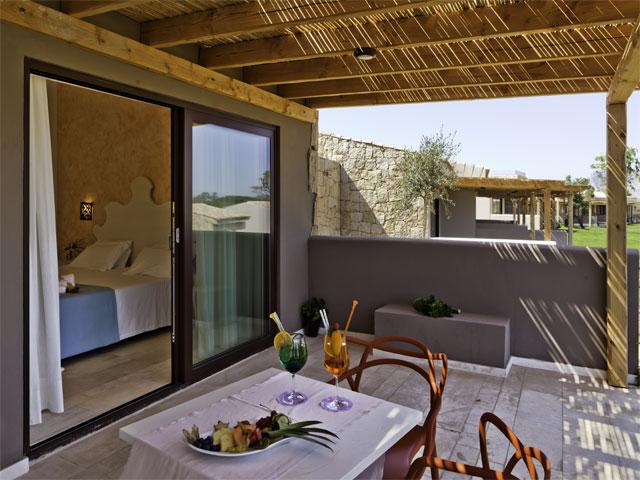 Alle kamers hebben een eigen terras - Paradise Resort Punta di L' Aldia