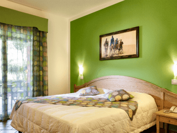 cruccuris-resort-classic-room