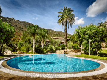 resort-sardinie-met-zwembad-cruccuris-resort