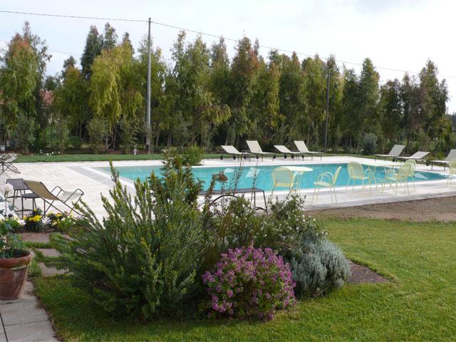 Het nieuwe zwembad van landhuis Wine Resort